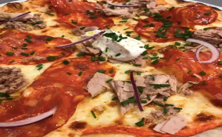 Pizza Spianata et thon Pizza Spianata et thon Aoste professionnel