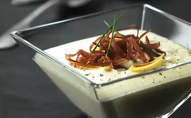 Crème de cèleri, Beaufort et Coppa Serrano Crème de cèleri, Beaufort et Coppa Serrano Aoste professionnel