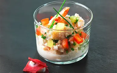 Verrine de chair de crabe au lait de coco et citron vert et Viande des Grisons Verrine de chair de crabe au lait de coco et citron vert et Viande des Grisons Aoste professionnel